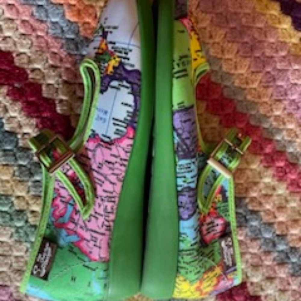 Hot Chocolate brand shoes earth print Size 36